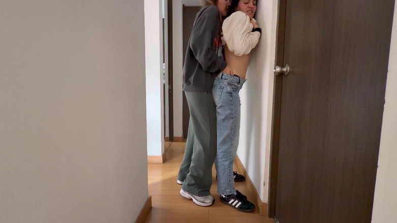 scarlettandc: Mulheres Se Divertindo Vivenciando Seus Fetiches