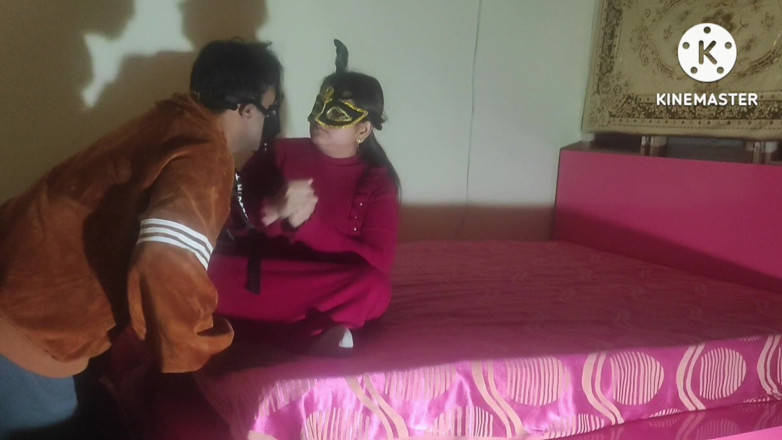 Ankita10000: Une Fille En Robe Rouge a Appelé Son Copain À Grosse...