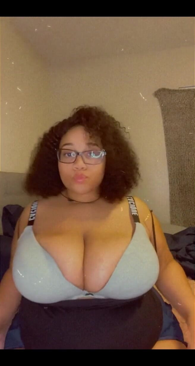 Biggdebbie solo: Watch for a Smile/laugh
