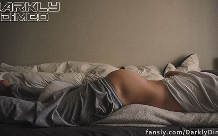 DarklyDimeo: सुबह की दिनचर्या: हॉट पापा की सॉफ्ट डॉन, रसदार घुमाव और रोमांस की फुसफुसाहट अंतरंग कामुक वाइब्स को उजागर करती है