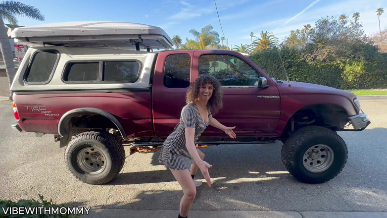 VibeWithMommy: Pick up MILF at Beach and Fuck Her Raw