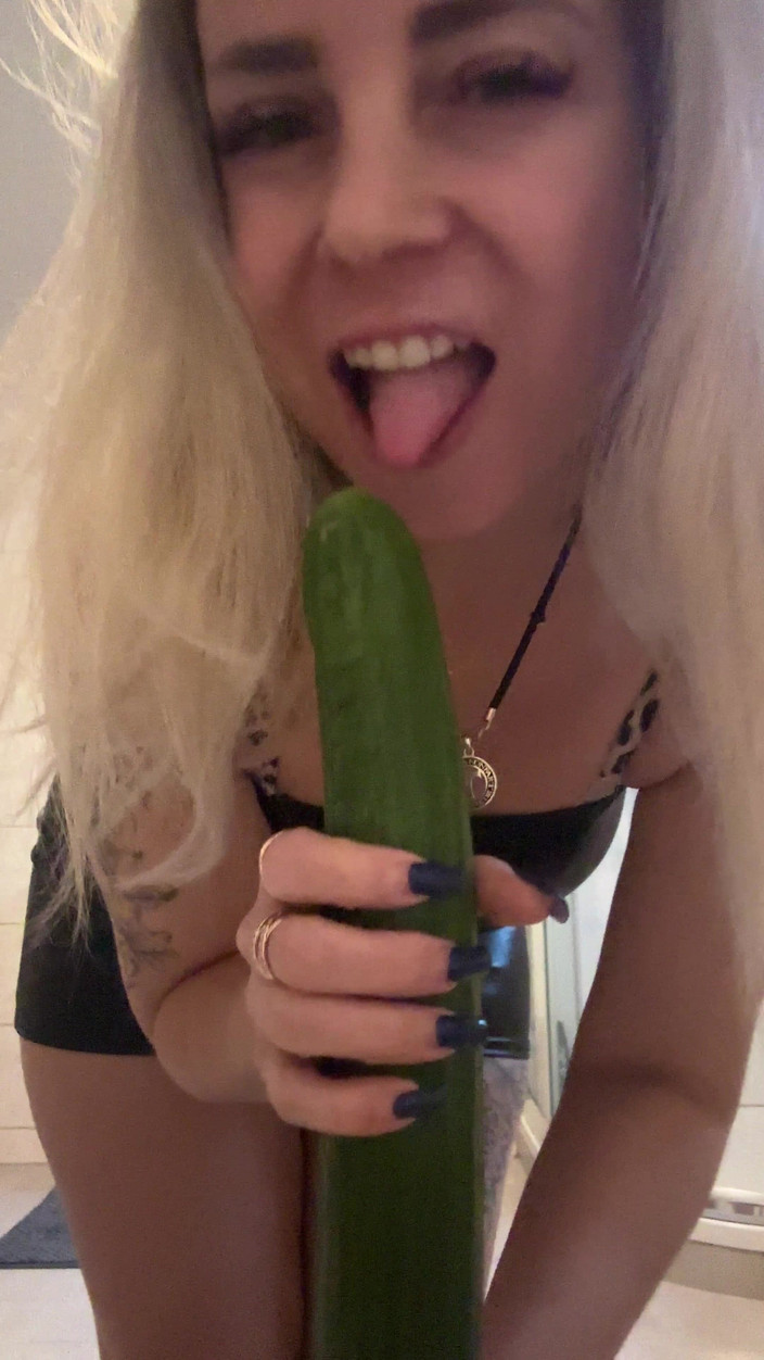 LarisaCum: Was willst du mit meinem Arschloch machen?