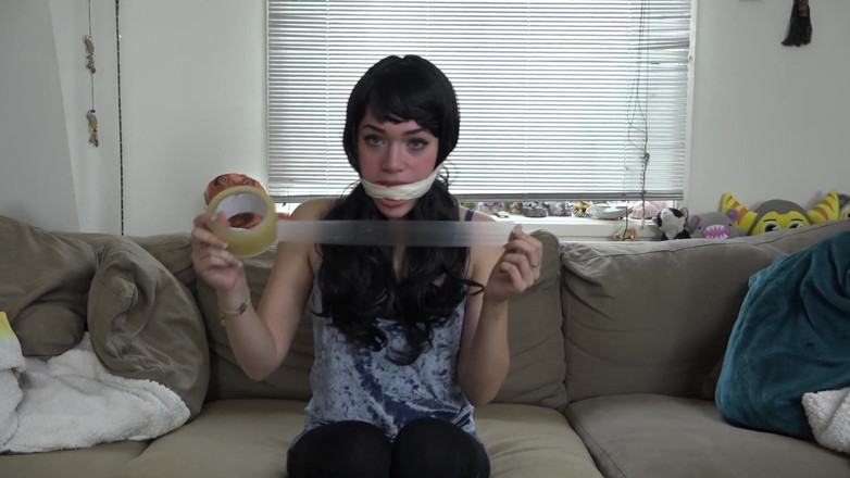 Restricting Ropes: Luna Grey-gag testen deel 3