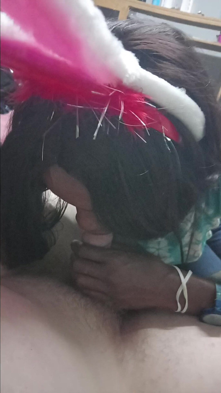 hothouse18xxx: Con cu nhỏ xíu smal bú bởi công chúa da đen