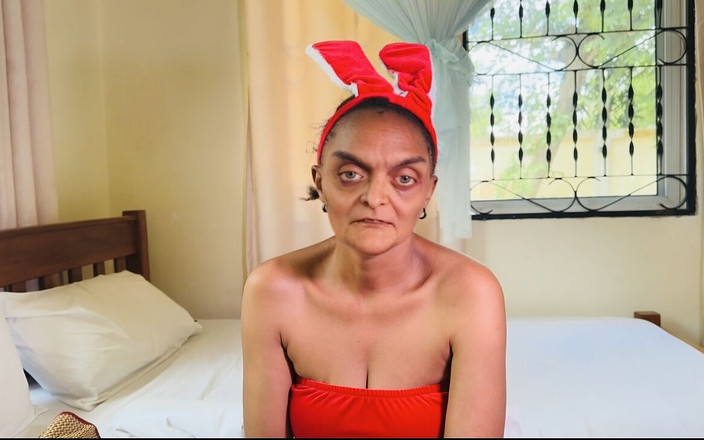 BongoXXX: Я трахав свою бабусю в дупу, тому що вона збуджена, і, самотня і її дупа мокра