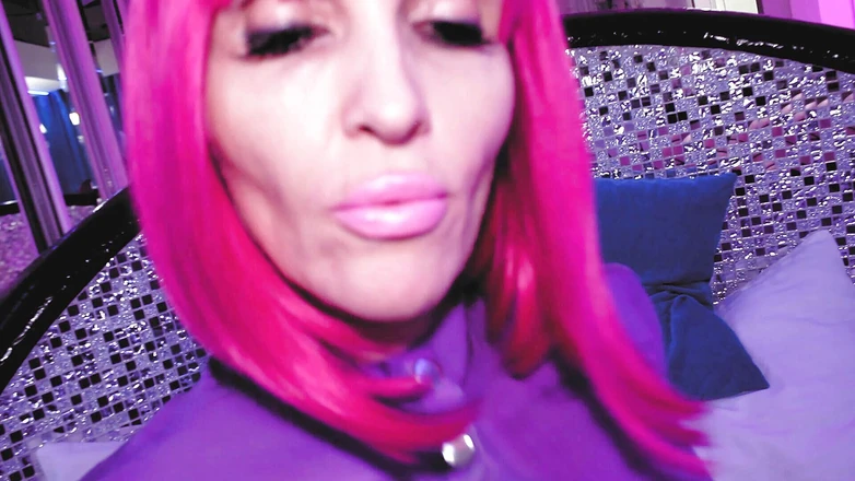 Eva Latexxx: Fantastisk MILF Eva Latex suger stor kuk knulla fitta bakifrån...