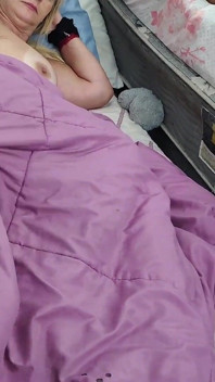 继母取代她的继妹作为情人，被她的丈夫怀孕