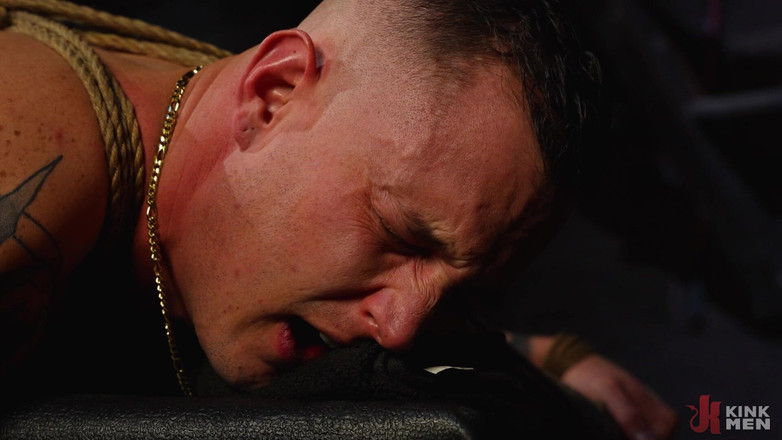 Taken rough: सावधान रहें कि आप क्या पढ़ते हैं: Johnny फोर्ड राक्षस को Brock kniles से बाहर चोदता है