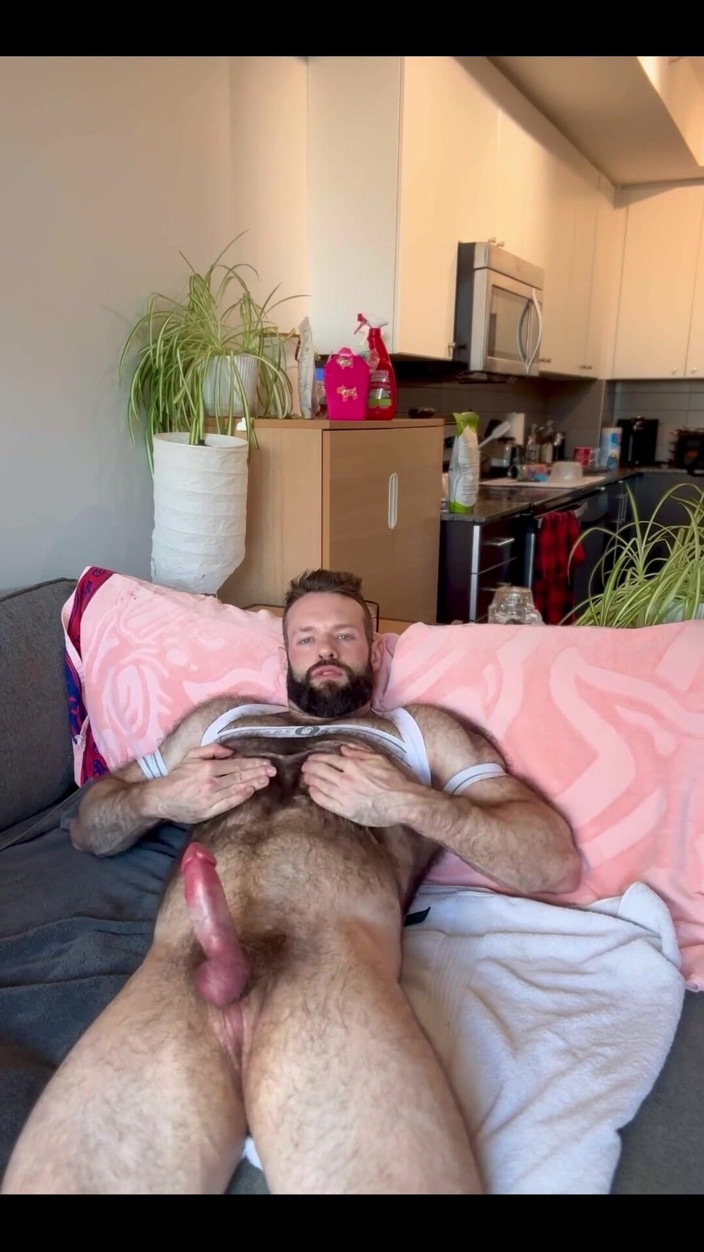 BeefyCanuck: The Duality of Wanting to Be Breed and Be Bred