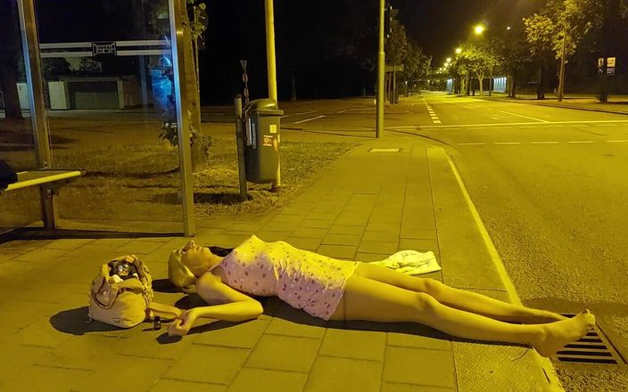 sweetfeet29: Nacht in schattige jurk