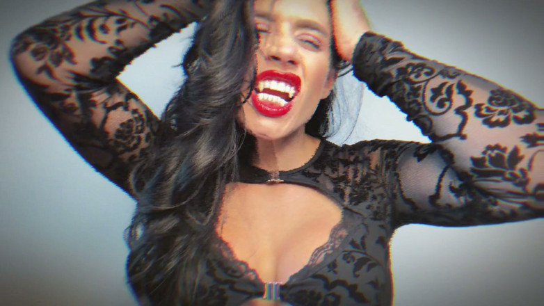 Eva Angelina: Vampiro