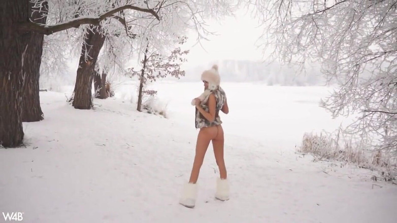 Watch4beauty: Frosty Nudity