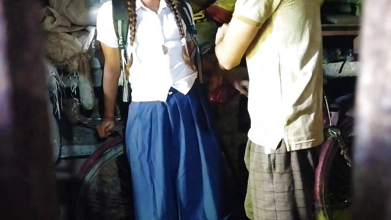 Fantacycutting: C'è di nuovo una studentessa nella mia stanza