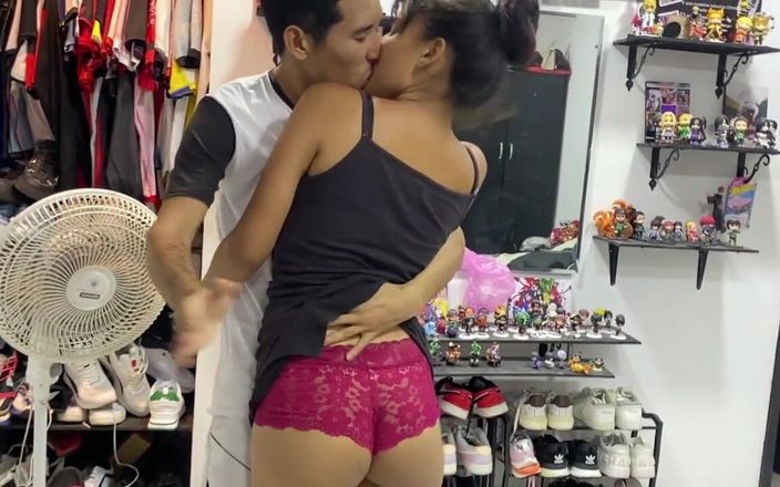ANDREINA: 私は若い義理の兄にミルクをあげ、彼はそれを愛しています