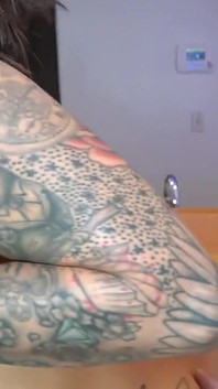 Pegging-dreier in einer bar von Sweetfemdom