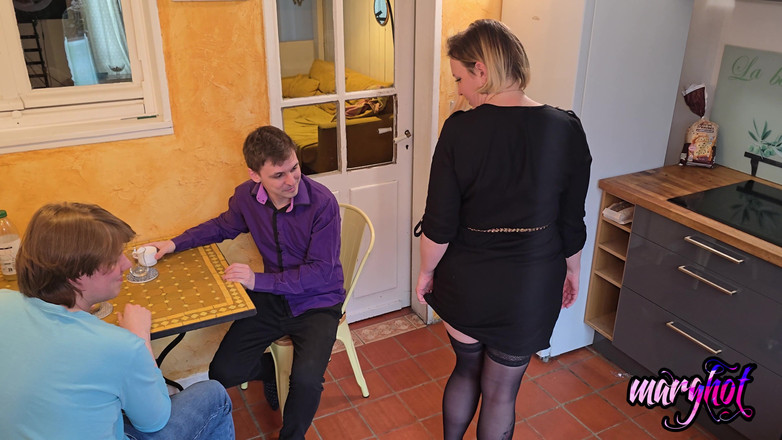 Sexymarghot: Il figliastro e il suo ragazzo mi scopano duro in...