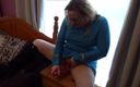 Horny vixen: Freche Star-Trek-Krankenschwester cosplay spielt mit vibrator in kniestiefeln