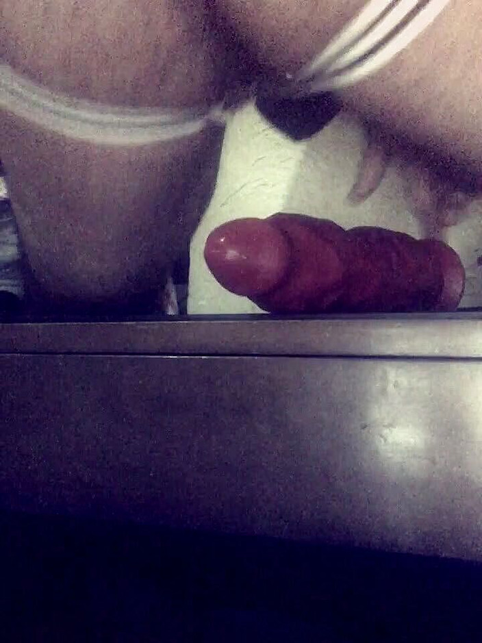 Phillholes: बड़े मोटे डिल्डो की सवारी करें