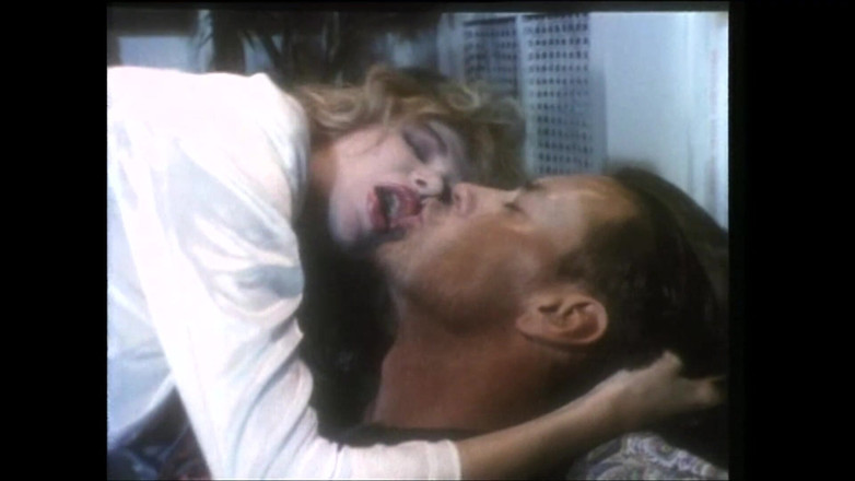 Rocco Siffredi and Friends: Trio met Cicciolina en een milf geneukt in harig poesje...