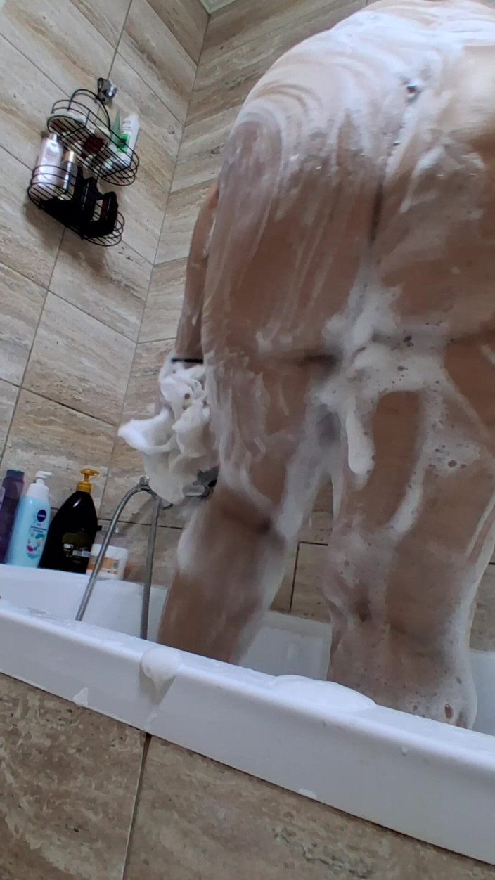 MaryLu: Big Ass Wife Taking a Shower