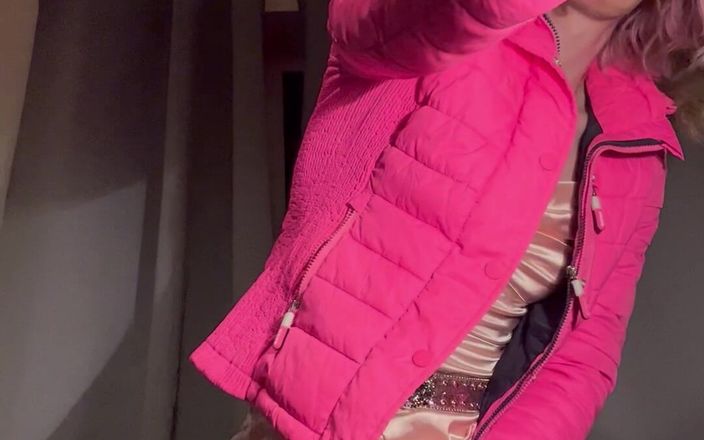 Jessica silk: Jess silk cavalca un dildo