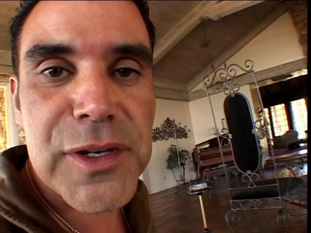 Dangerous Teens: कॉलेज गर्ल पड़ोसी को देखने के लिए घर आती है और उसे सिर देने का फैसला करती है