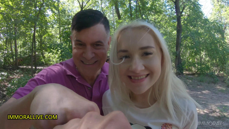 Immoral Family: Padrastro e hijastro chica perdida en el bosque! Marilyn Sugar...
