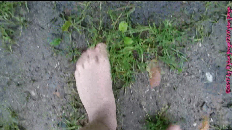 Carmen_Nylonjunge: Våt och smutsig nylon