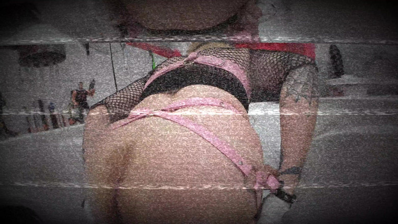 Tiffany Ciskiss: Bulat femboy pantat awek tiffany Ciskiss mengongkek dildo besar