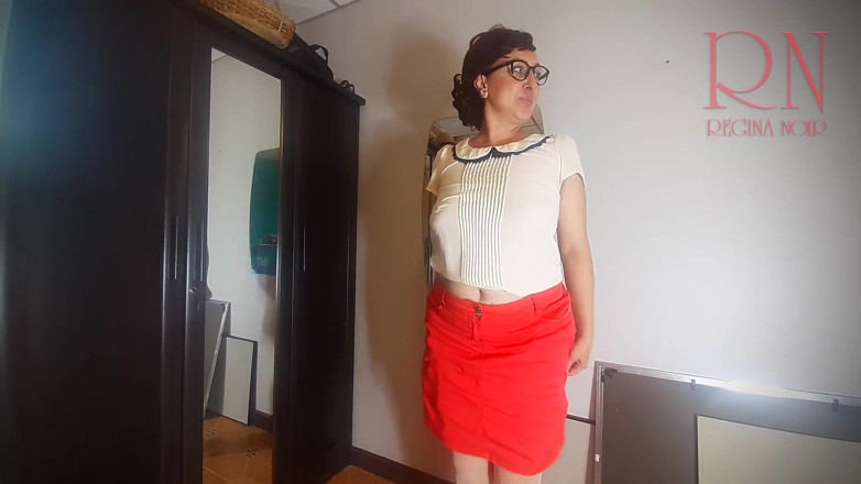 Regina Noir: Regina Noir, Mirror, lipstick, makeup, stockings, heels, masturbation. Full