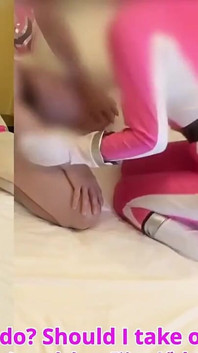 Japon kahramanın #163 seksi, ondan daha iyi hissettiriyor... Bir çift pembe korucu kostümün tadını çıkarıyor | Günlük edepsiz konuşma