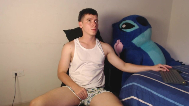 Icyhot707: Me Masturbo Y Muestro El Culo a La Camara