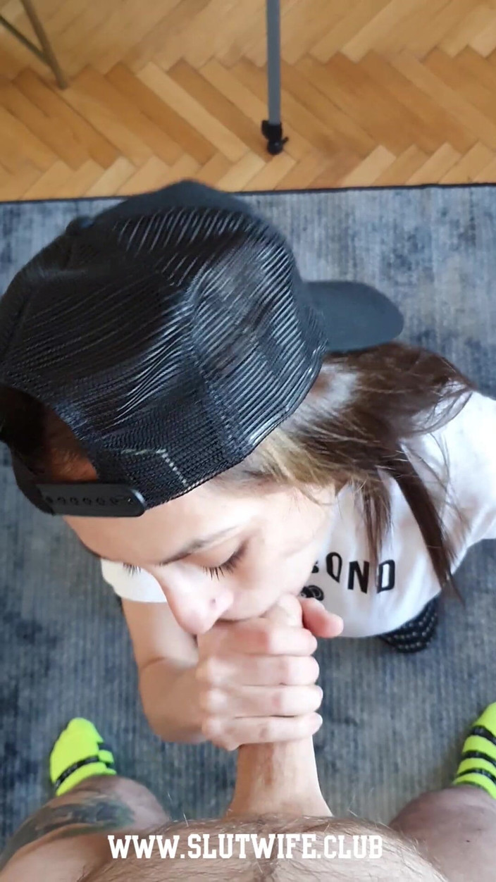 Slutwife Club: Bts - crot sperma di luar kamera: candie cross telan spermaku...