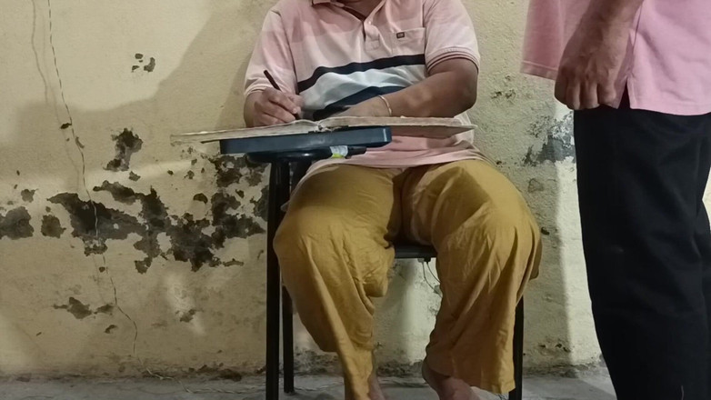 MHM: Güzel Hintli kadın genç üvey erkek kardeşiyle seks yapıyor