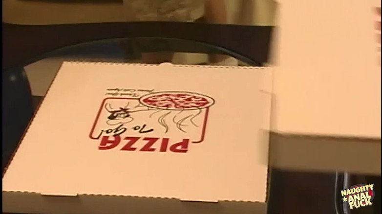 Naughty anal fuck: Si Dia Terpaksa Tinggal Di Rumah, Jadi Dia Menemui Dua...