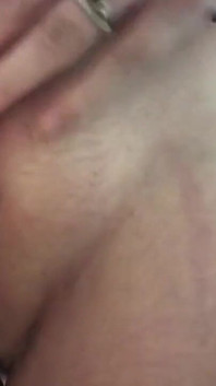 Spust mojej cipki i tyłka z moją struną G