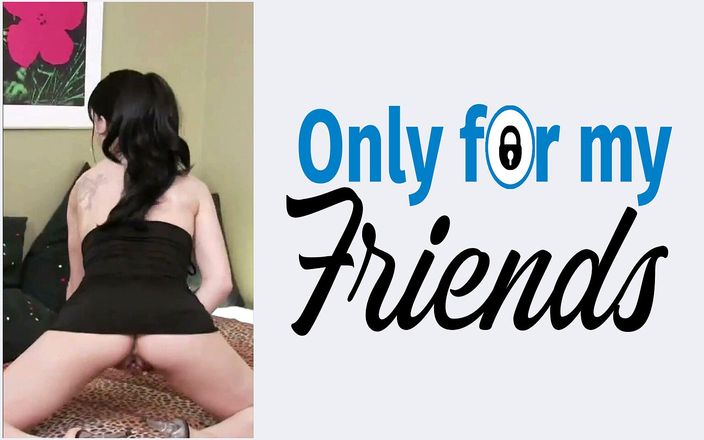Only for my Friends: Первое порно 18-летней брюнетки-шлюшки мастурбирует свою киску, чтобы насладиться, и трогает себя пальцами