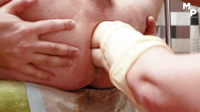 Marcus Pollack: Långsam dubbel fisting av min flickvän