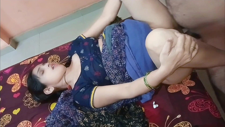 Janvibhabhii: Моя мила зведена сестра запросила мене на жорсткий трах, коли вона була одна у своїй спальні