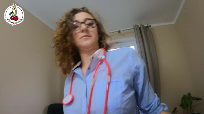 Cherrycandle: M-am dus să-mi donez sperma și asistenta m-a ajutat