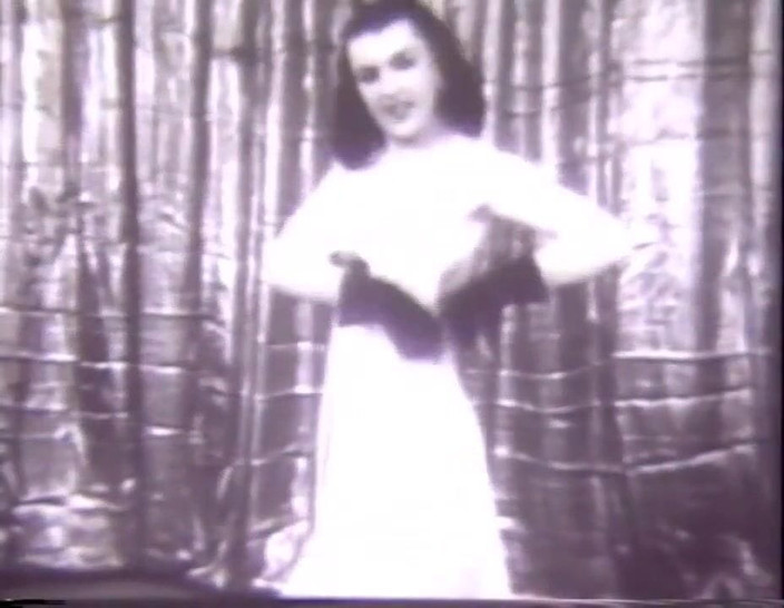 Vintage megastore: Екзотична королева роздягання