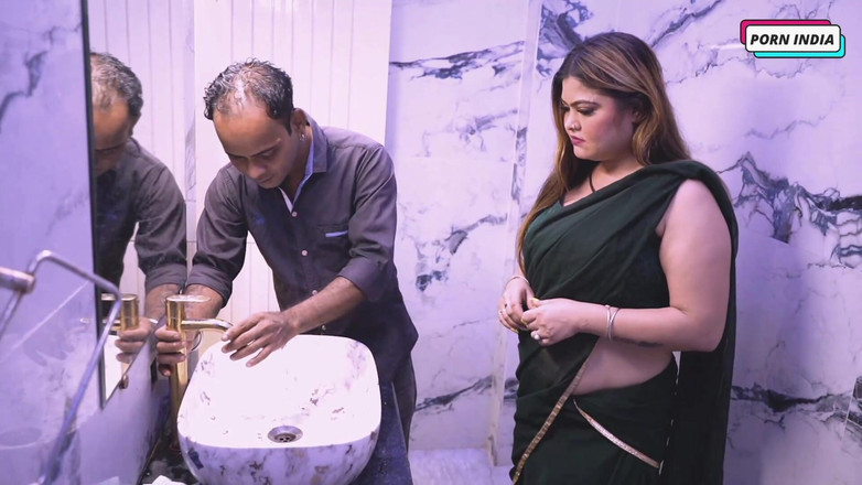 Porn India Studio: Desi bella ragazza calda viene scopata da idraulico