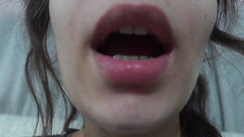 AmayaMori: La mia sorellastra indiana mi mostra nella sua bocca la...