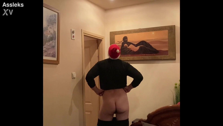 Alex Igogo: Взрослый Мужчина Демонстрирует Свою Задницу