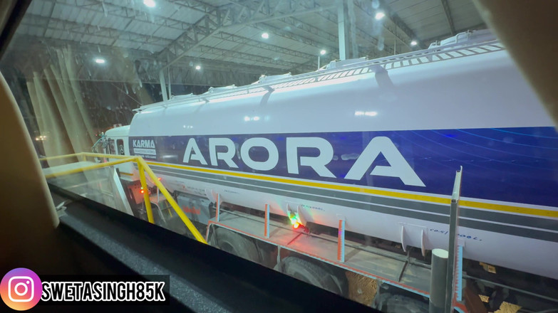 Swetasingh: 움직이는 버스에서 소녀를 따먹는 비디오