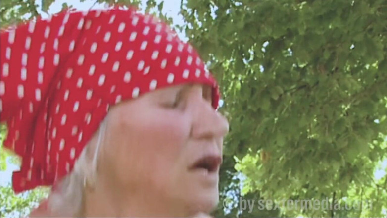 Sextermedia by Pete: Blonde Granny Getting Hairy Pussy Screwed Outdoors