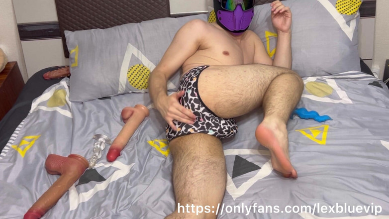 lexblue: Joli twink dans un gros cul de sous-vêtements mignons