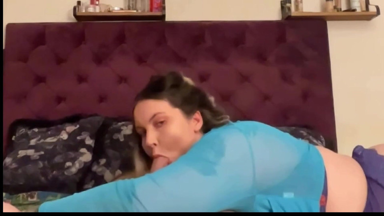 MissFFW: İri güzel kadın yarağa biniyor ve sonra onu büyük boşalmaya...