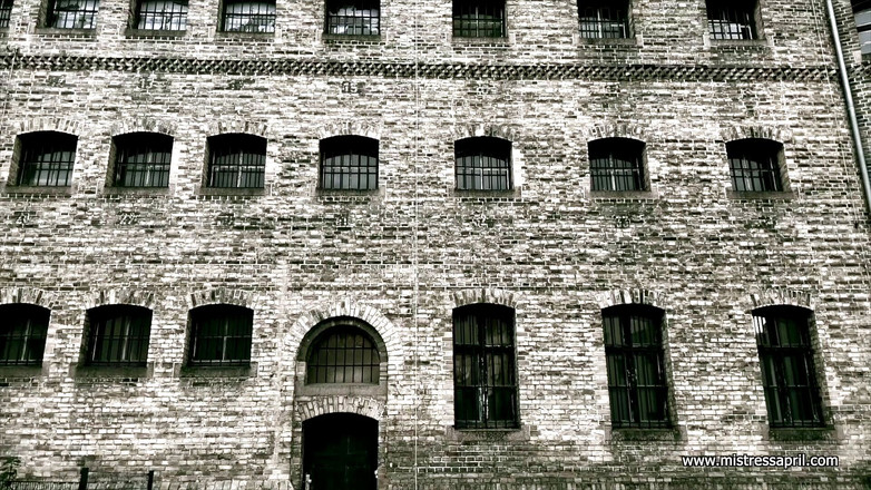 Mistress April: Stăpâna dominatoare April - celula 45 Închisoarea - partea 3