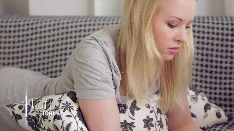 Young Sinner: Blonde babe pussy fucking fingering pussy licking in 69 position
